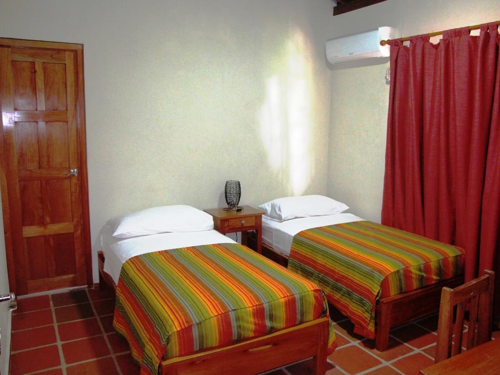 Hotel Iguanito Santa Catalina Bilik gambar